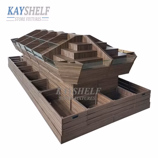 スーパーマーケットの果物と野菜の小売店の棚